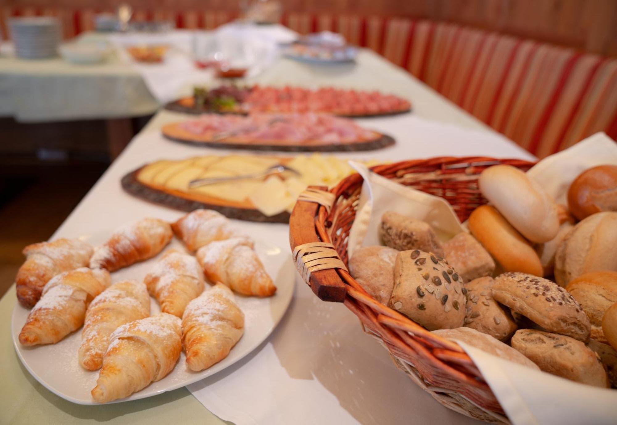 Gasthaus Bad Siess Longostagno エクステリア 写真